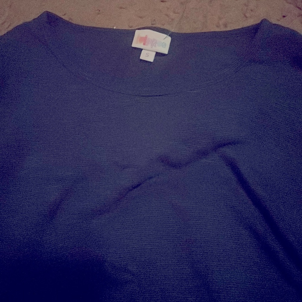 lularoe size small T shirt brand new !!